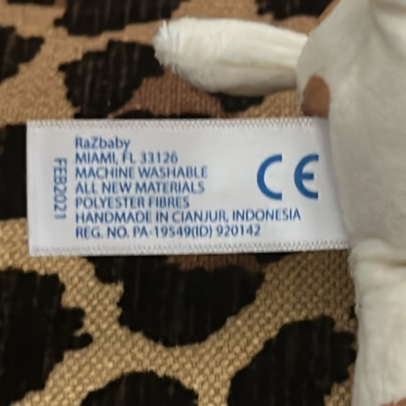 Sophie LA Girafe binky holder - Picture 9 of 17